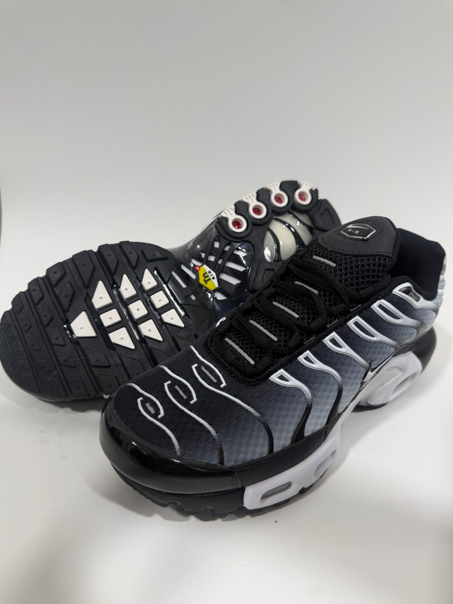 NIKE TN