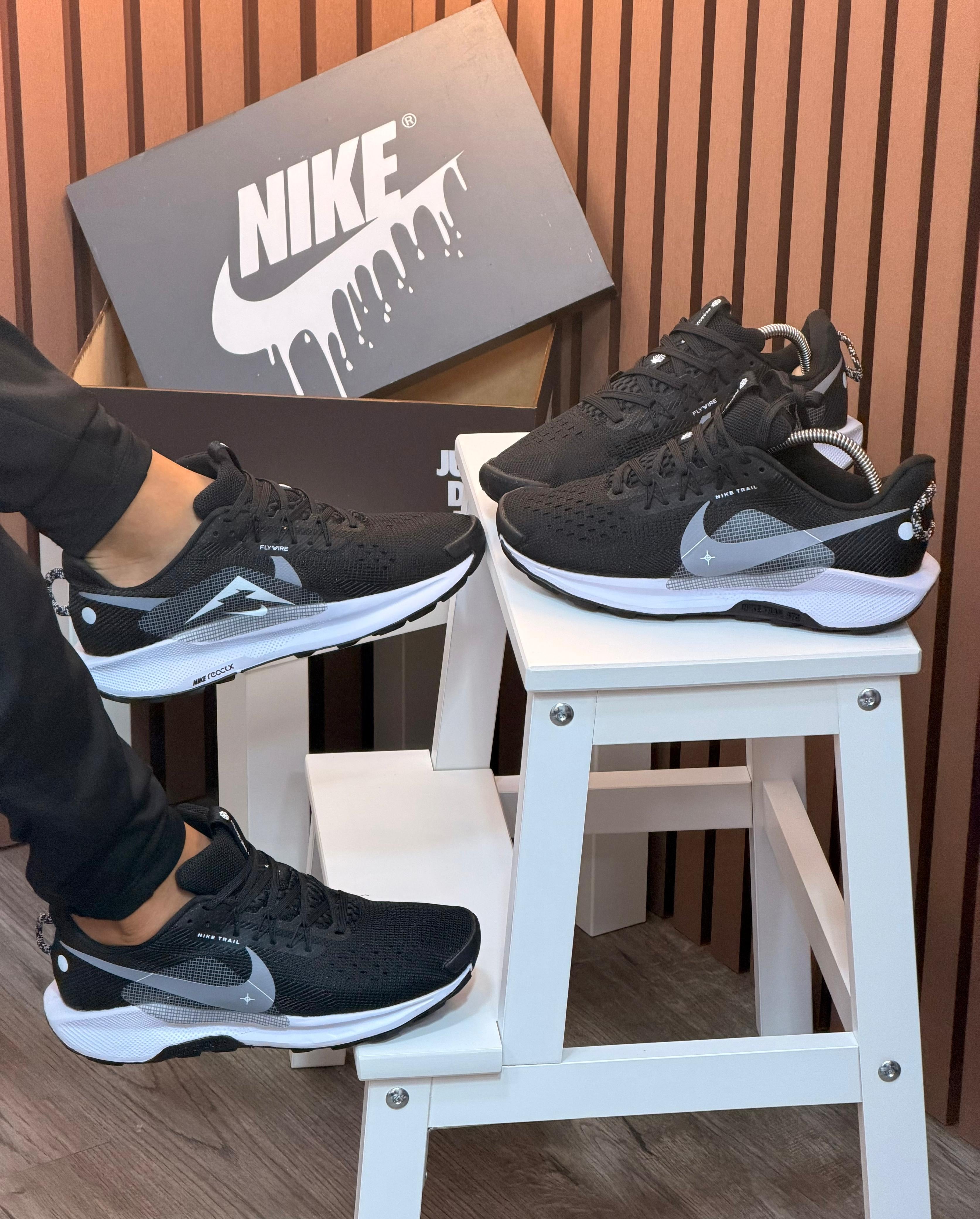NIKE TRAIL 1