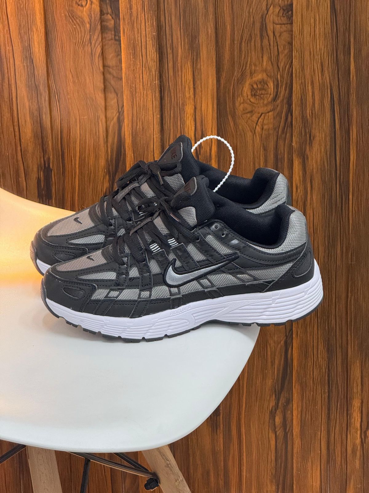 NIKE P6000