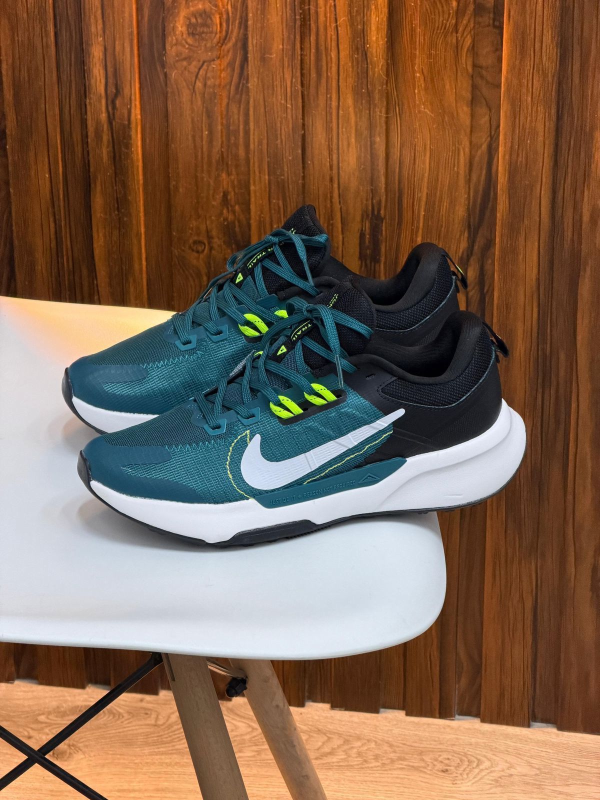 NIKE JUNIPER