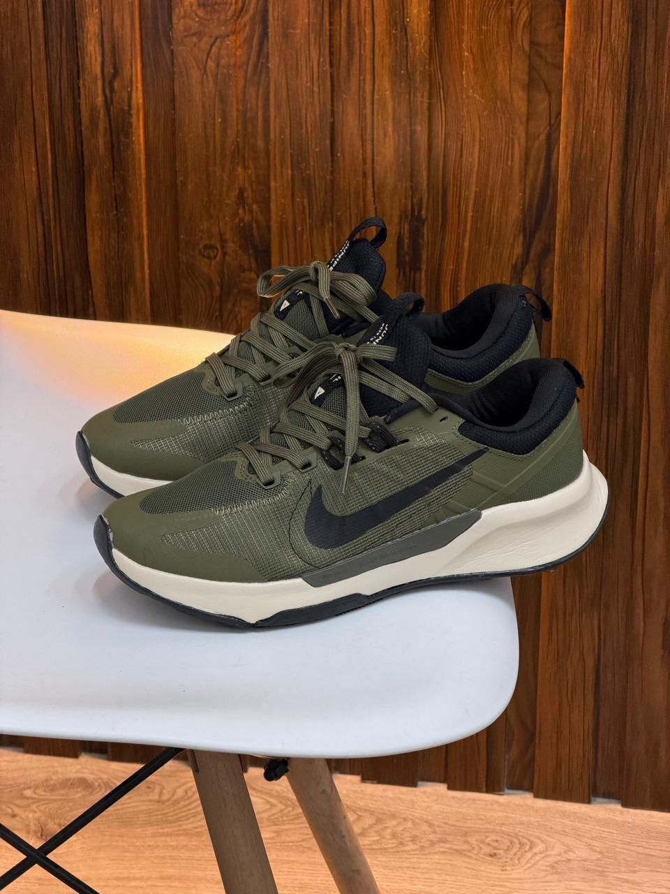 NIKE JUNIPER